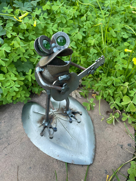 Frog Playing Guitar - Metal Garden Sculpture by Yardbirds